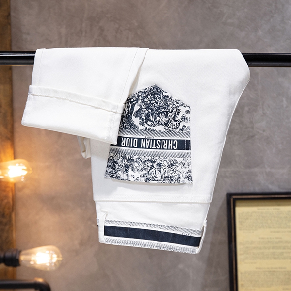 ブランドジーンズ正面デザイン